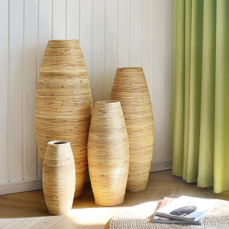 Indonesische Rattanvase in Naturfarbe