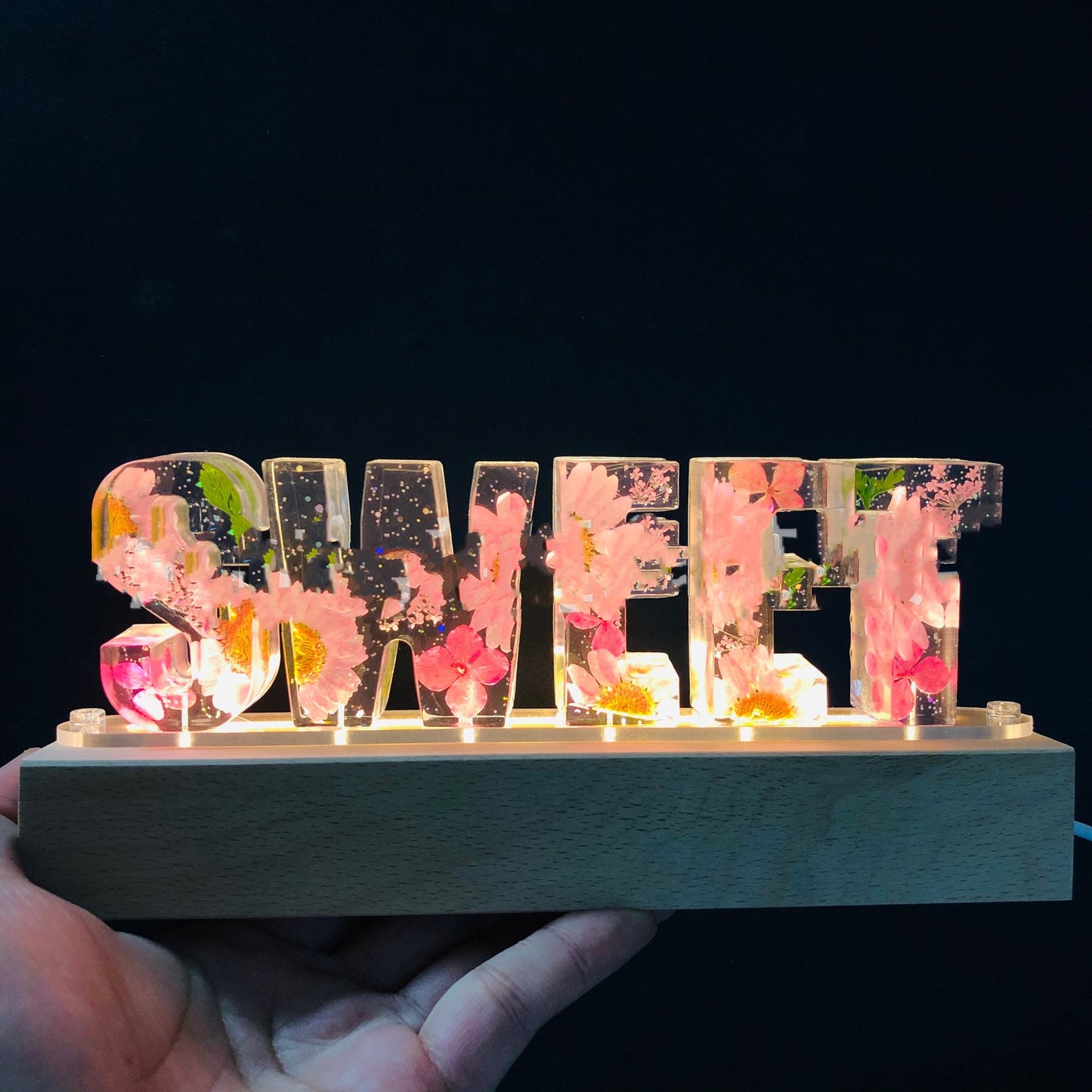 Echte Blumen-Epoxidharz-Buchstaben (Groß- und Kleinbuchstaben) USB-Nachtlicht