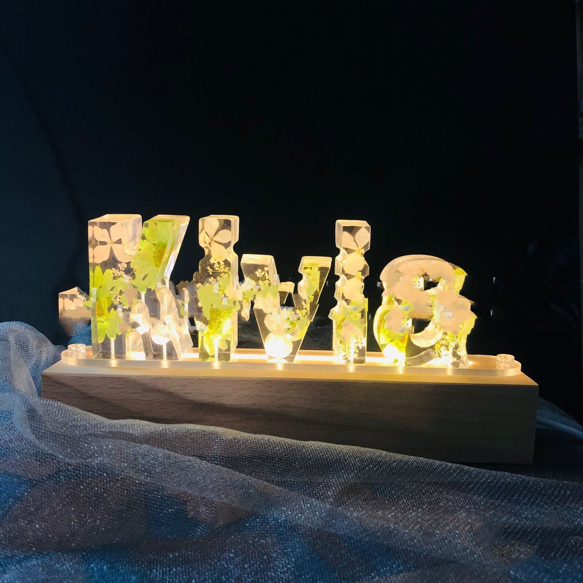 Real Flower Epoxy Uppercase And Lowercase Letters USB Night Light