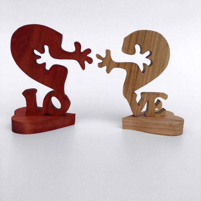 Wooden Heart Love Desktop Ornament side view