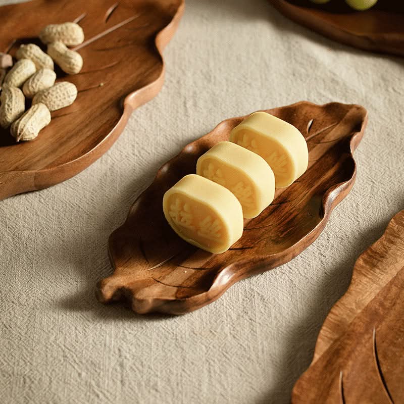 Leaf-Shaped Serving Tray