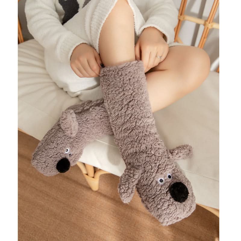 Niedliche Cartoon-Hundesocken, warme, rutschfeste Plüschsocken für den Winter, für Damen
