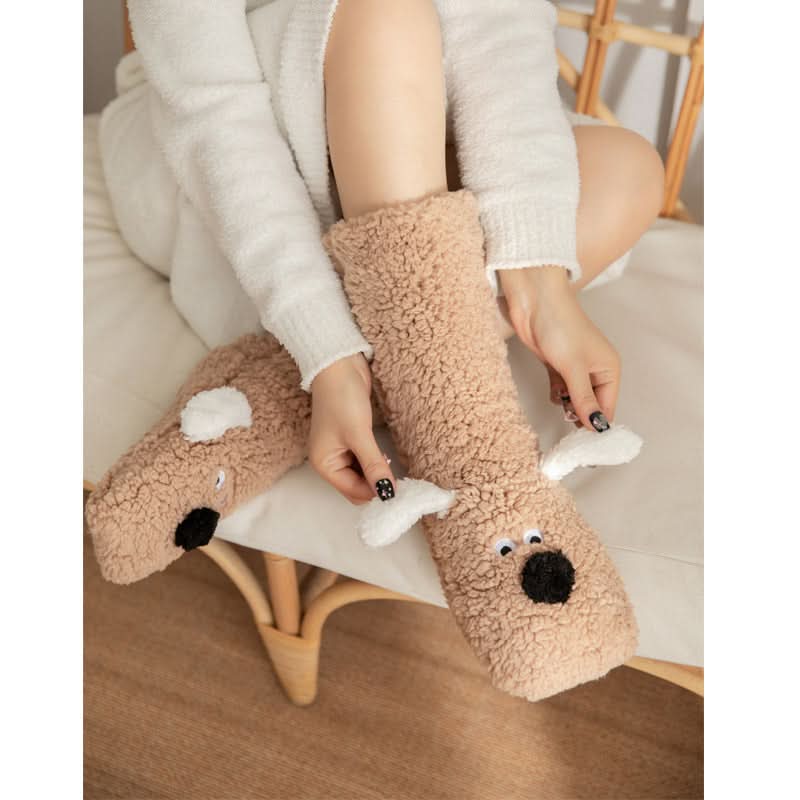 Niedliche Cartoon-Hundesocken, warme, rutschfeste Plüschsocken für den Winter, für Damen