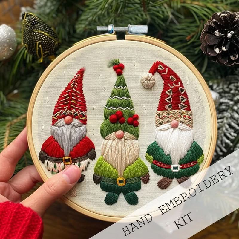 Materialpaket für ein besticktes Weihnachts-Set