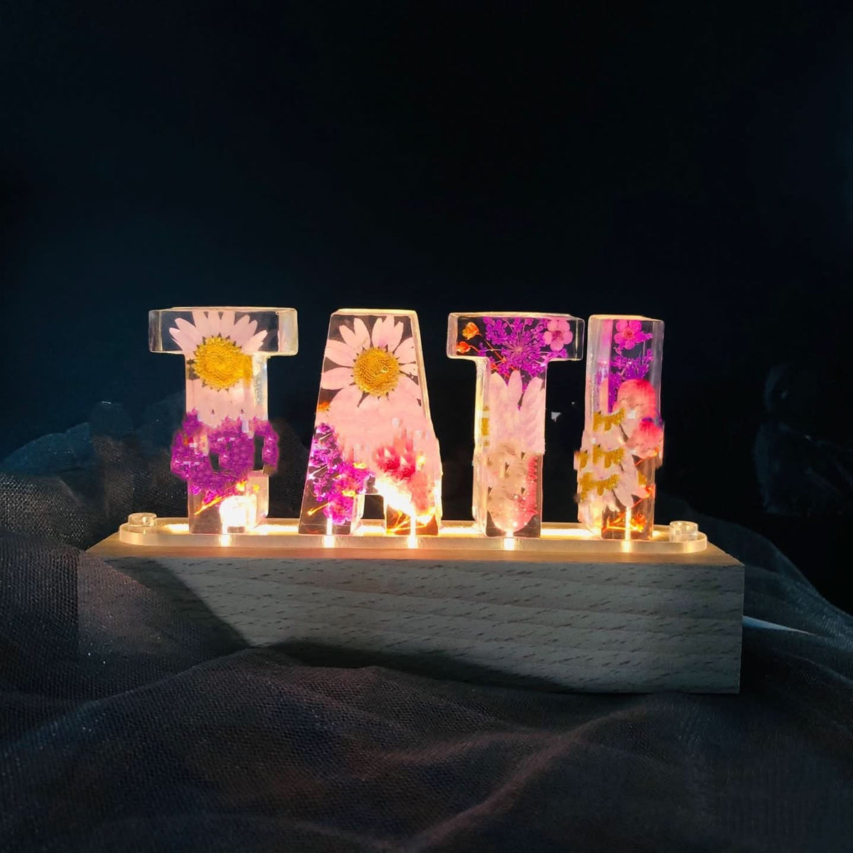 Real Flower Epoxy Uppercase And Lowercase Letters USB Night Light