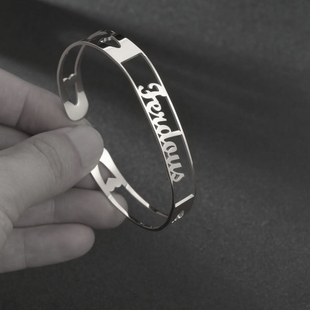 Personalized Stainless Steel Bracelet – A Timeless Symbol of Love